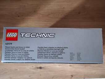 Predám LEGO Technic 42179 Planéta Zem a Mesiac - 6