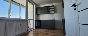 Ponúkame na predaj 2 izb.byt na sídlisku III. - 6