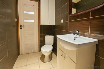 Pre život aj prenájom: zrekonštruovaný 3-izbový dom v R - 6