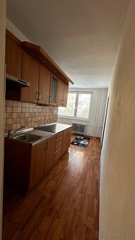 Predám 3 izbový byt v Leviciach s balkónom - 6