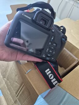 Canon fotak EOS 2000D - 6