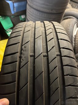 Pneu 235/45R18 - 6