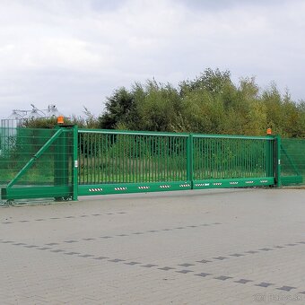 posuvná priemyselná brána INOVA - 6 x 2,4 m - 6