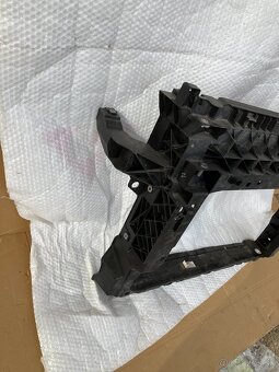 chladicova stena seat ateca predni celo - 6