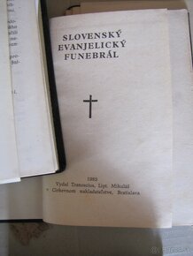 staré náboženské knihy - 6