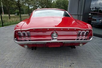 Ford Mustang - 6