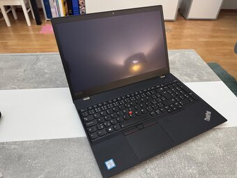Lenovo ThinkPad T590 | i5 | 16/512GB | FHD dotyk |Windows 11 - 6