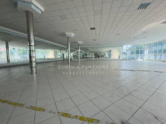 Výnimočný obchodný priestor na predaj, Hurbanovo - 6