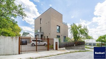 Je to bývanie v centre, či vila v prírodnom prostredí Bôriku - 6