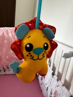 Kolotoč nad postieľku - 6