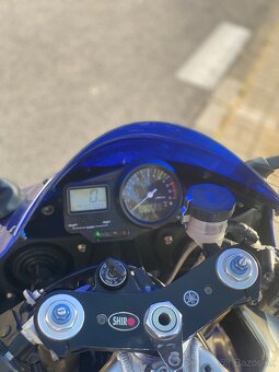 Yamaha yzf R1 - 6