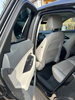 JAGUAR E-PACE 2,0 D 8/2018 automat 4x4 - 6