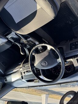 Toyota LandCrusier 120 Prado - 6