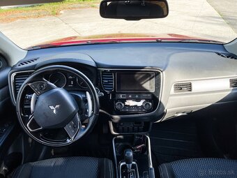 Mitsubishi Outlander 2.0 MIVEC 4WD r.2019 - 6