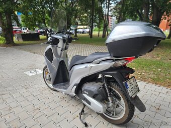 Honda SH125i ABS, 3300km, keyless, LED svetlá, plexi, kufor - 6