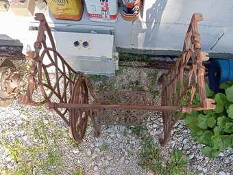 Predám stojan na starý šijací stroj - 6