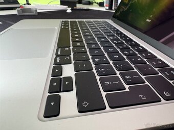 MacBook Air M2 13.6 8GB 256GB SSD disk - 6