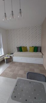 VILADOM KOMENSKÉHO 24A- 1 izb.byt, balk+vonk. park. - 6