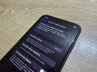 Iphone 11 128gb s novou bateriou plnefunkcny ma len bezne zn - 6