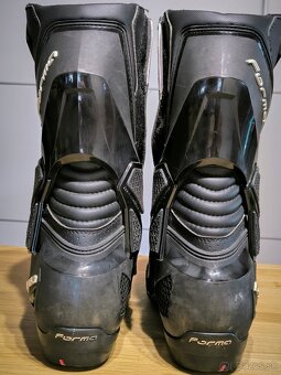 Forma Hornet 44 - 6
