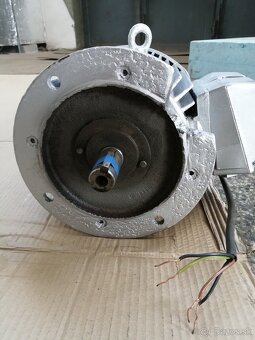 Elektromotor MEZ Mohelnice 3kW, 940 ot /min, 400V - 6