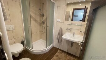Priestranný 3-izbový byt 83,2 m² v centre Levíc na predaj - 6