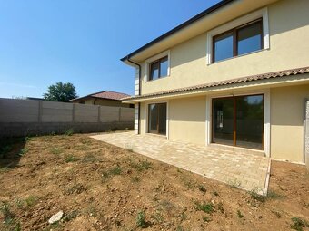 Úsporný 4 izbový poschodový rodinný dom - novostavba, Veľké - 6