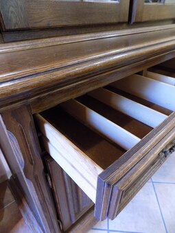 Príborník - vitrína - 6