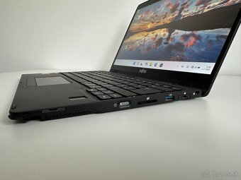 Fujitsu LifeBook U939X 2v1 / i5 / 8GB / 256GB NVMe / Win11 - 6