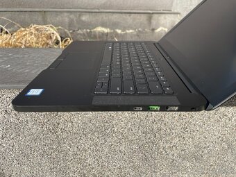 hracia mašina - Razer Blade - NVIDIA GTX 1060, CPU i7-7700HQ - 6
