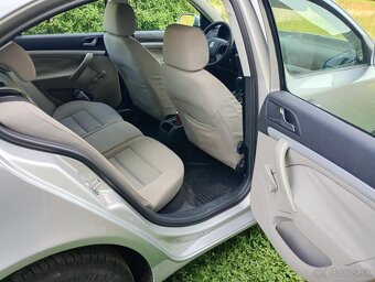 Predám Skoda Octavia 2 sedan - 6