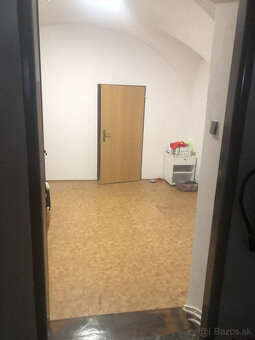 Atraktívne obchodné priestory na námestí Spišská Nová Ves - 6