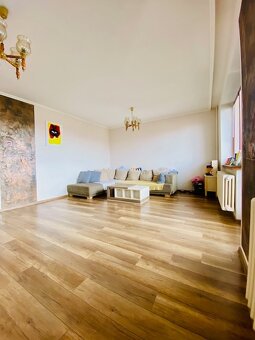 Poschodový dom na predaj s garážou, Trhová Hradská - 6