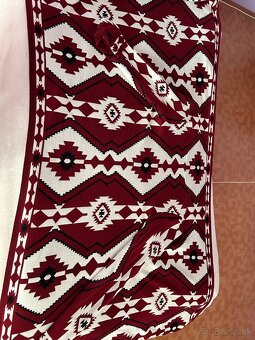 Predám nádherný červený kardigán s originálnym vzorom - 6