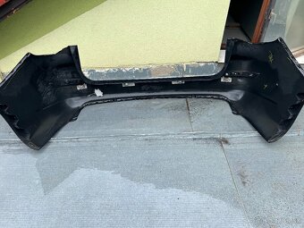 Opel astra J 4 kombi zadný naraznik - 6