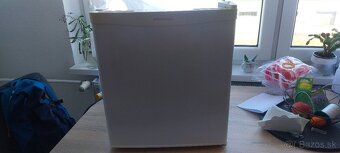 Mini chladnička Hisense RR55D4AW1 - 6