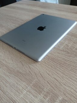 9,7" tablet iPad 5 generácie 32GB TOP stav - 6