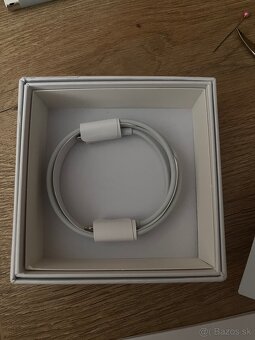 Air pods 3 - 6