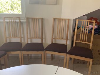 Drevený rozkladací stôl aj so stoličkami - 6
