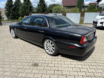 Jaguar XJ8 - 6
