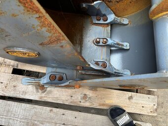 Podkopové Lyžice na traktorbager JCB 3cx - 6