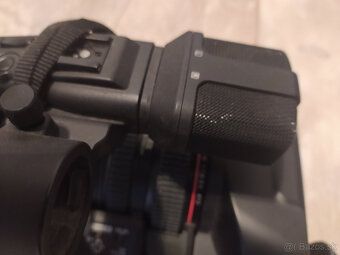 Profesionálna kamera za 399, €.-Canon XH A1+statív Manfrotto - 6