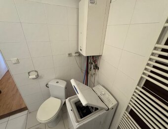 Dom v centre Piešťan - vnútorný krb, terasa, dvor - 6