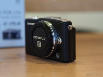 Olympus PEN E-PM1 telo - 6