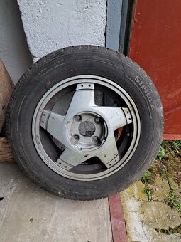 Predám 165/70 R13 pneu na diskoch - 6