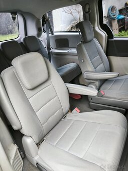 Chrysler Voyager 7 Miestne 2009/ - 6