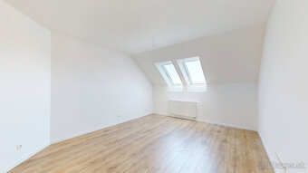 POSLEDNÝ 2-izbový byt s priestrannou loggiou v projekte Poli - 6