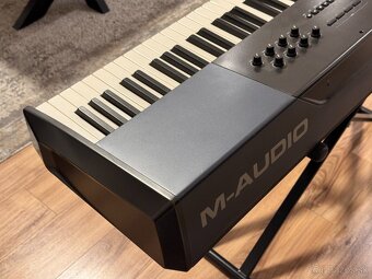 M-Audio Oxygen 88 Midi controller s vyváženou klaviatúrov - 6