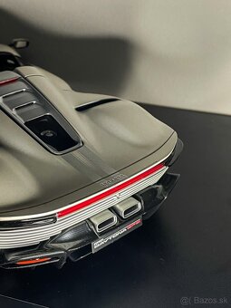 Bburago Ferrari SP3 Daytona 1:18 - 6