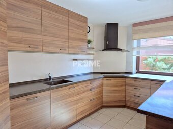 MODERRNÝ 4i RD, ZÁHRADA (600 m2), TERASA, PARKING, ulica Nov - 6